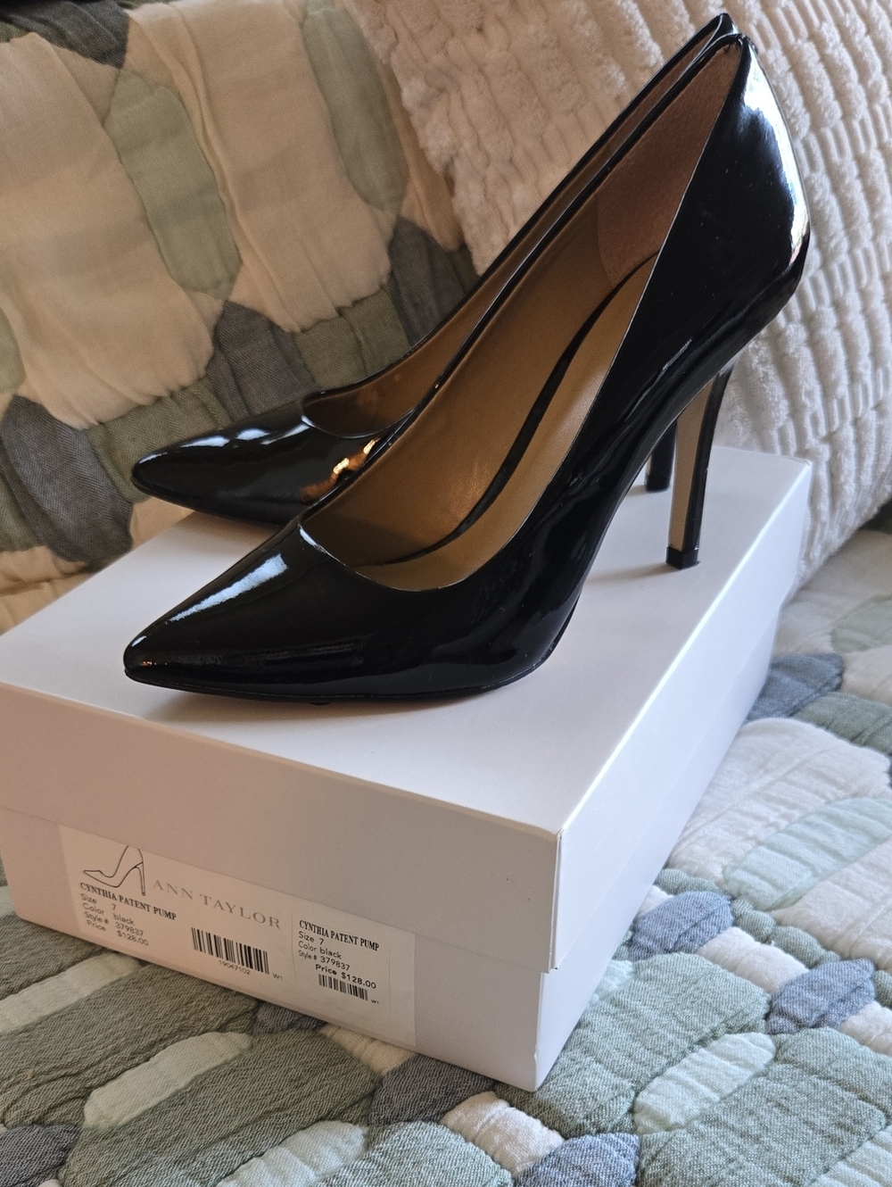 Ann Taylor Cynthia Patent Pump 4" Heel Black GUC - 7